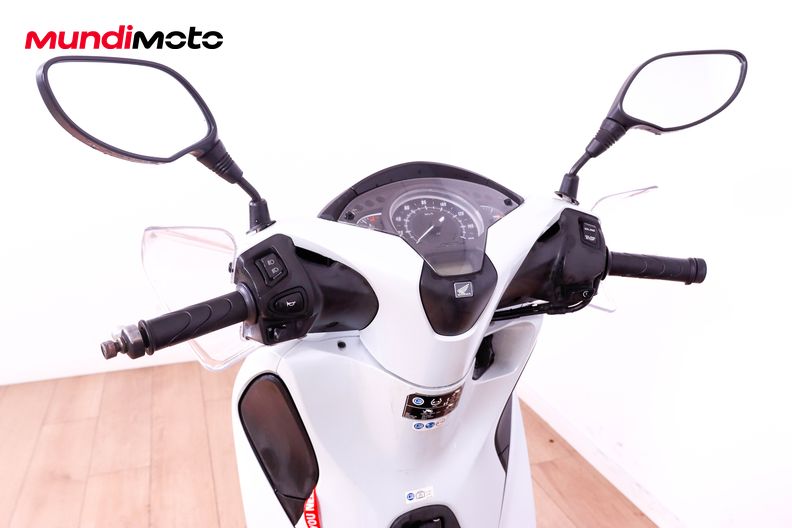 Motorbike image 10