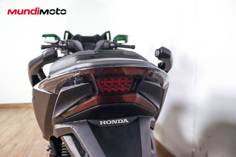 Motorbike image 9