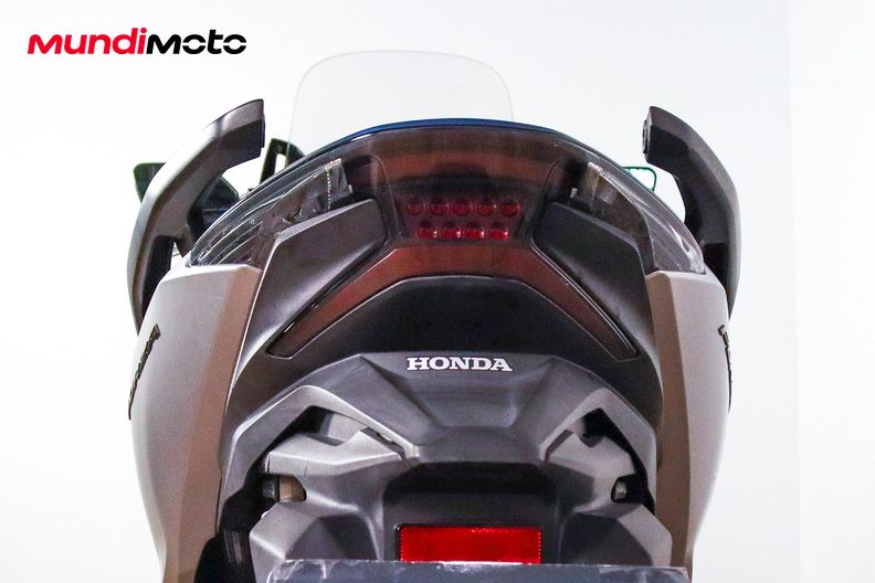 Motorbike image 9