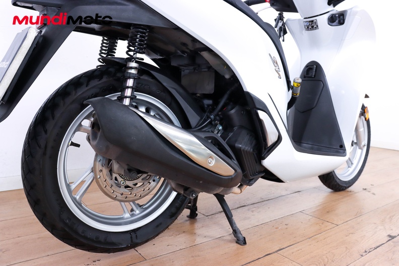 Motorbike image 3