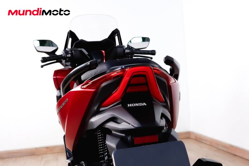 Motorbike image 9
