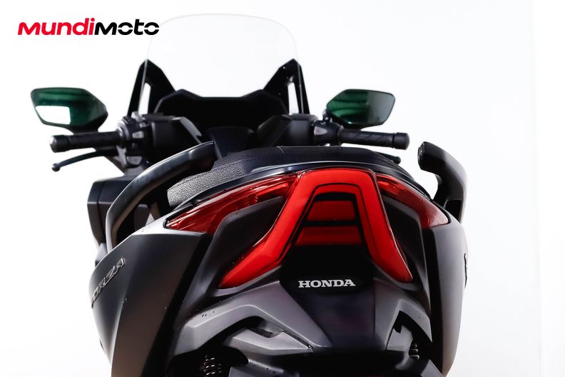 Motorbike image 9