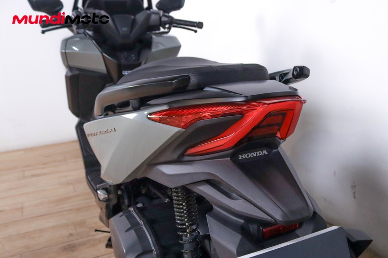 Motorbike image 9