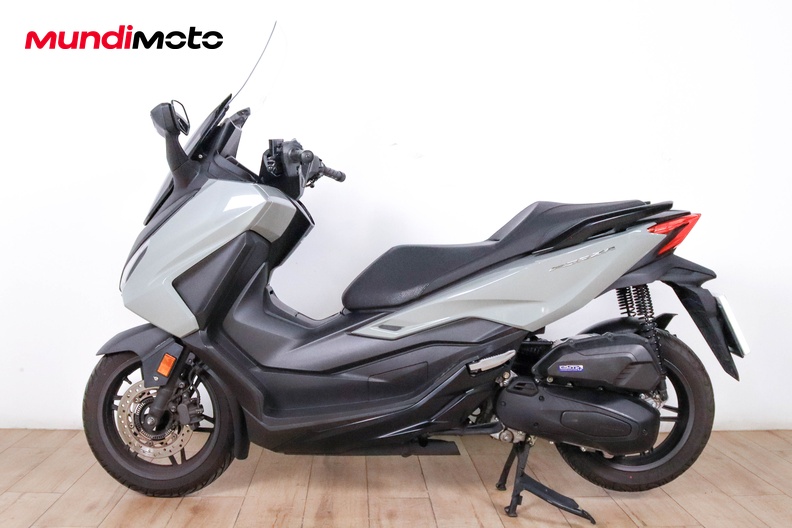 Motorbike image 5