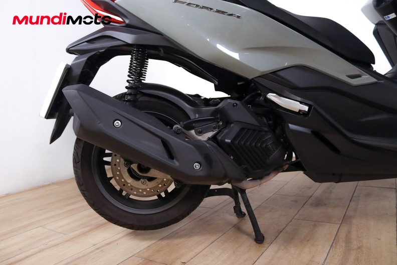 Motorbike image 3