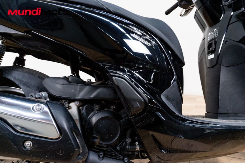 Motorbike image 3