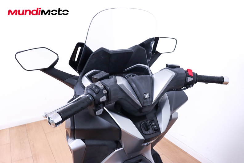 Motorbike image 10