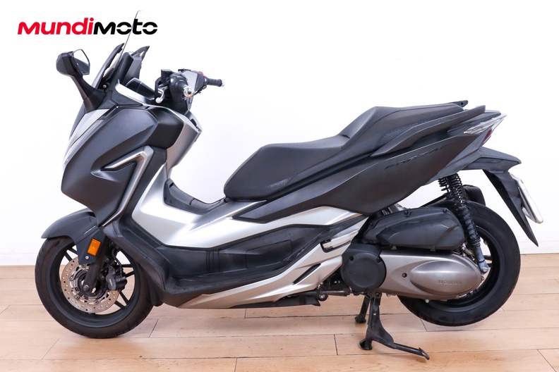 Motorbike image 5