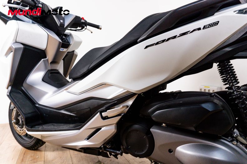 Motorbike image 8