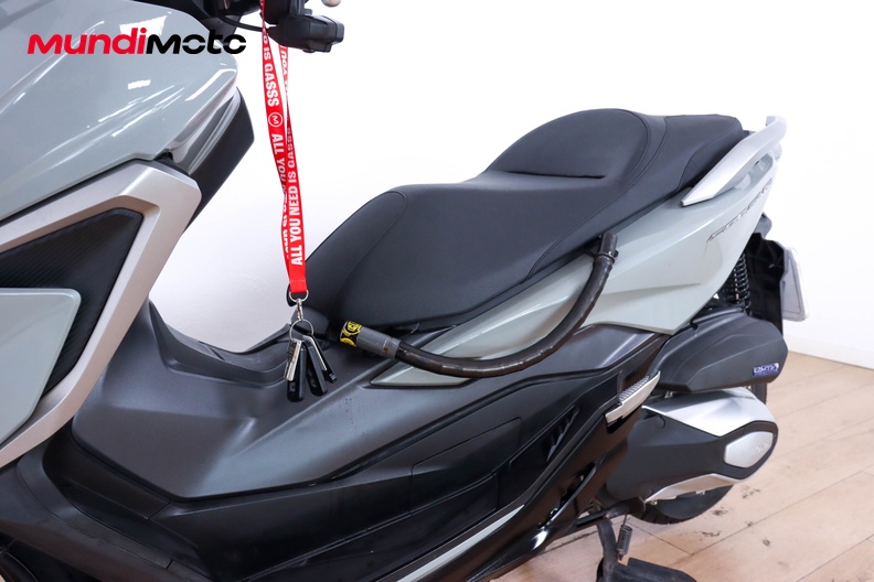 Motorbike image 8