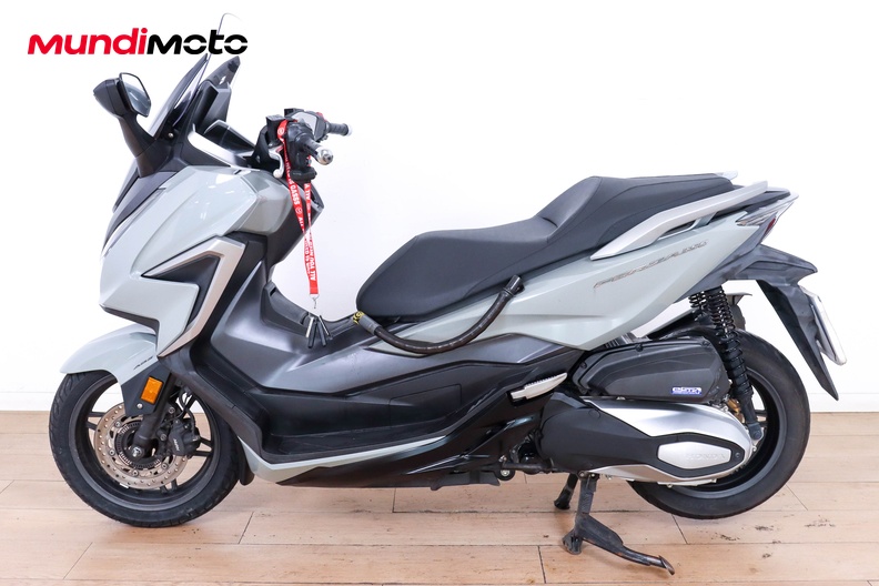 Motorbike image 5