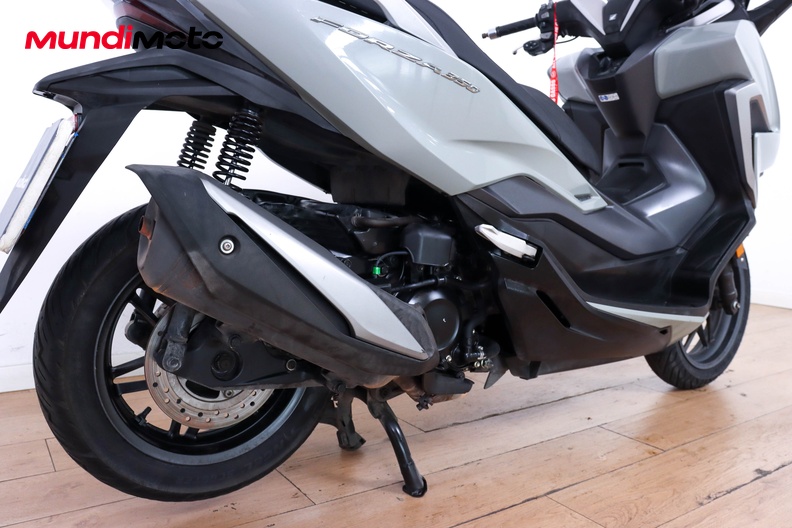Motorbike image 3
