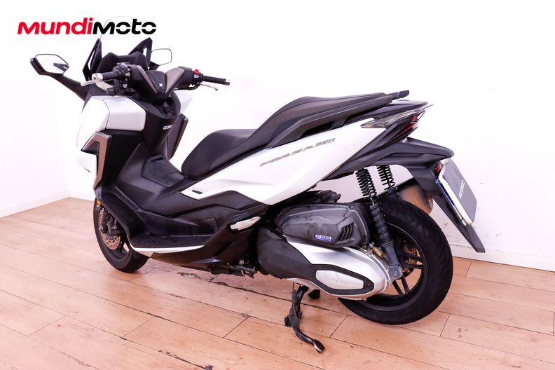 Motorbike image 6