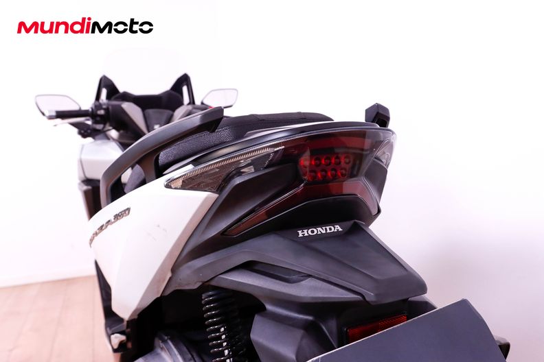 Motorbike image 9