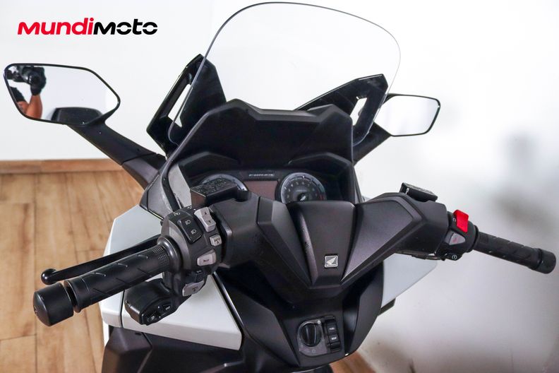 Motorbike image 10