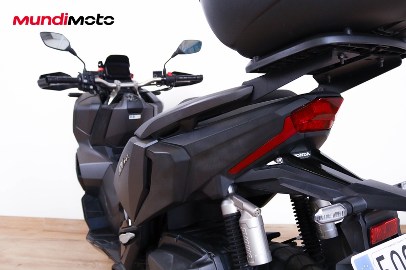 Motorbike image 9