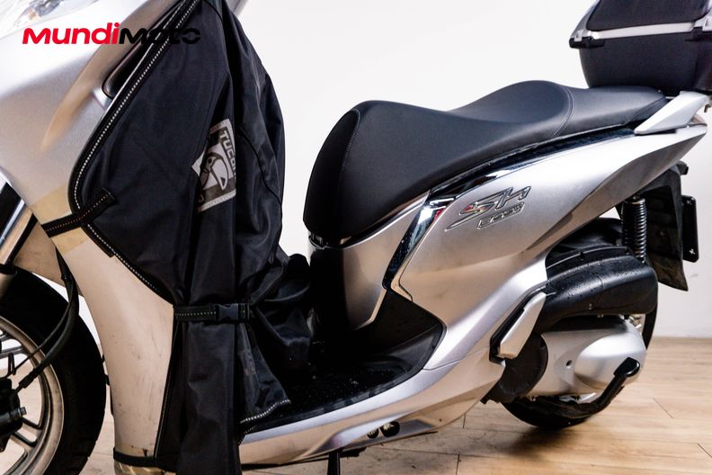 Motorbike image 9