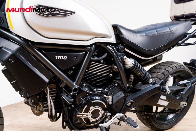 Motorbike image 9