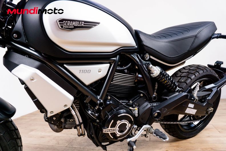 Motorbike image 9