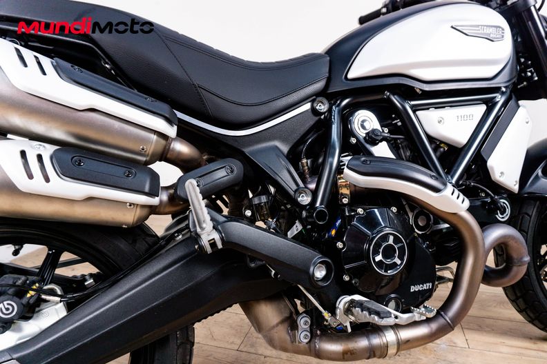 Motorbike image 3