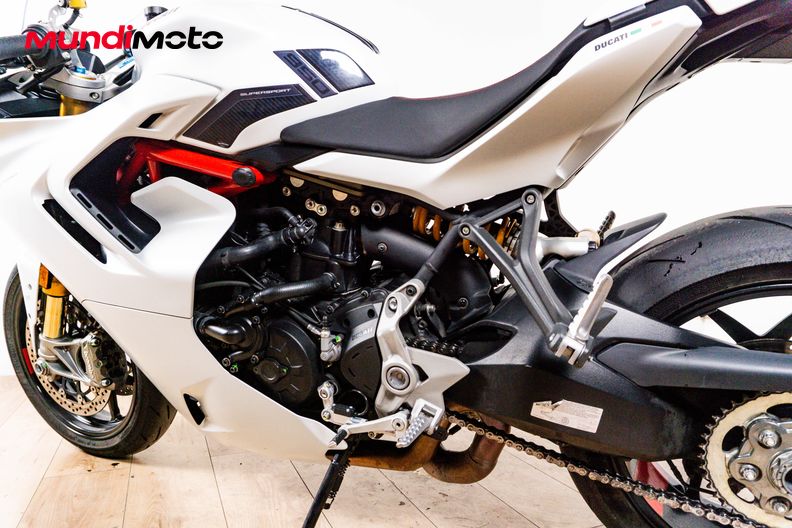 Motorbike image 8