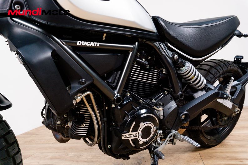 Motorbike image 9