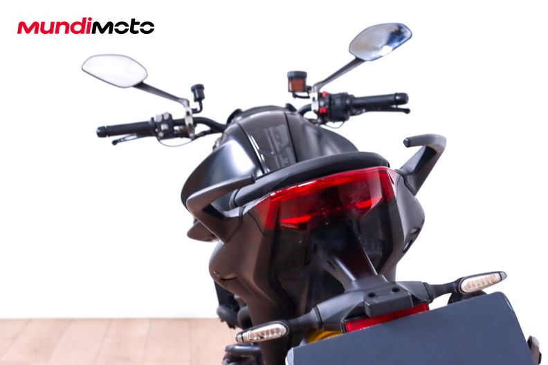 Motorbike image 9