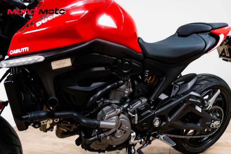 Motorbike image 9