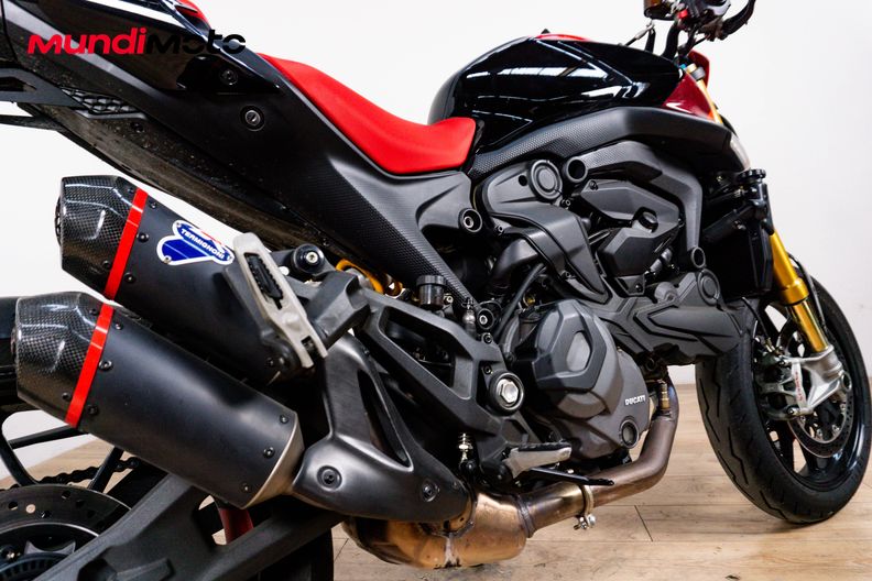 Motorbike image 3