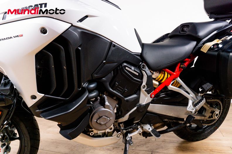 Motorbike image 9