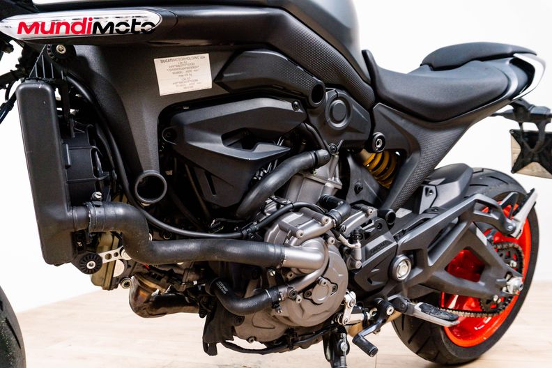 Motorbike image 9
