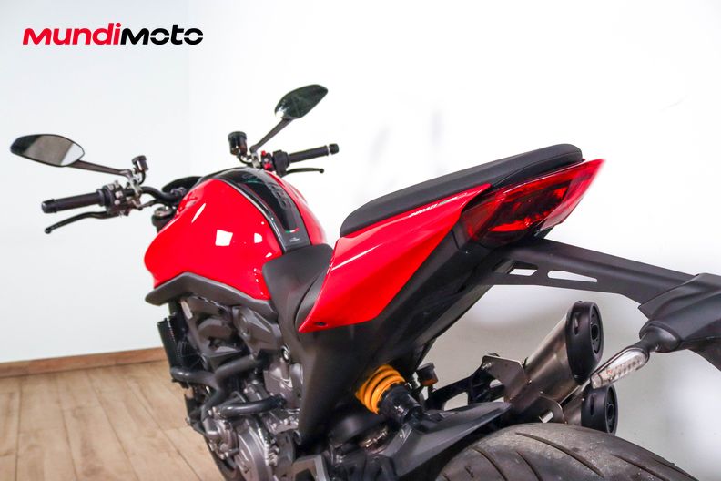 Motorbike image 9