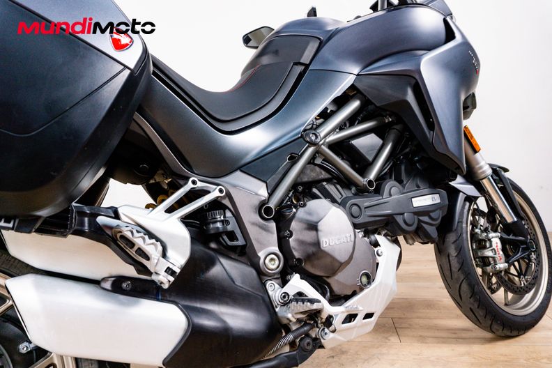 Motorbike image 3