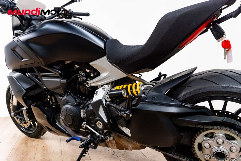 Motorbike image 8