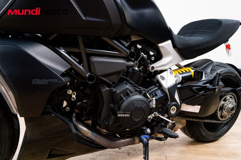 Motorbike image 9