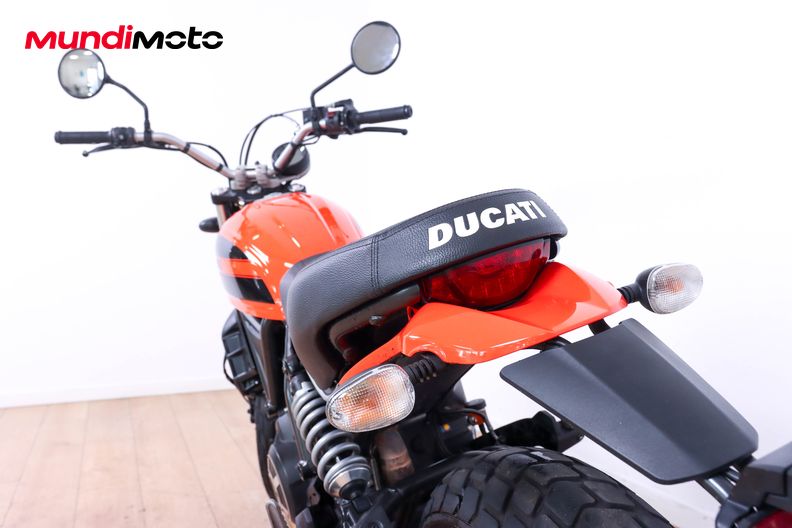 Motorbike image 9