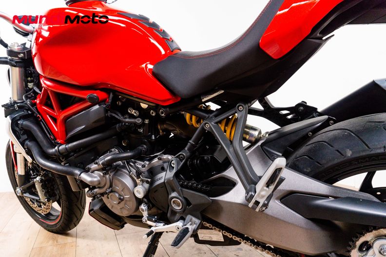 Motorbike image 8