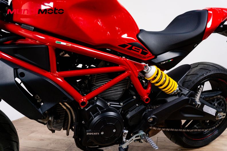 Motorbike image 9