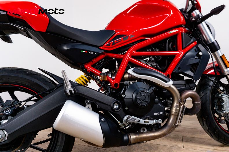 Motorbike image 3