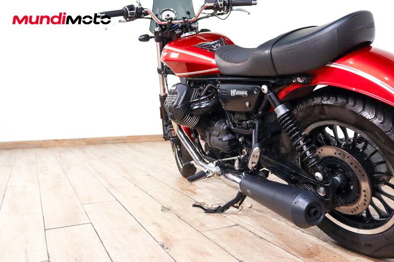 Motorbike image 9