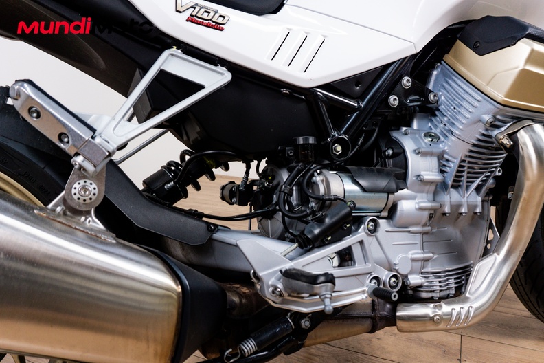 Motorbike image 3