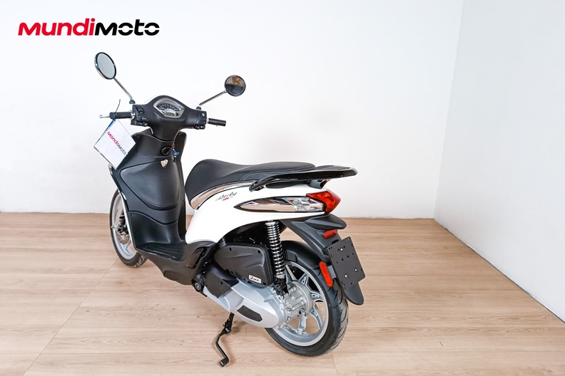 Motorbike image 7