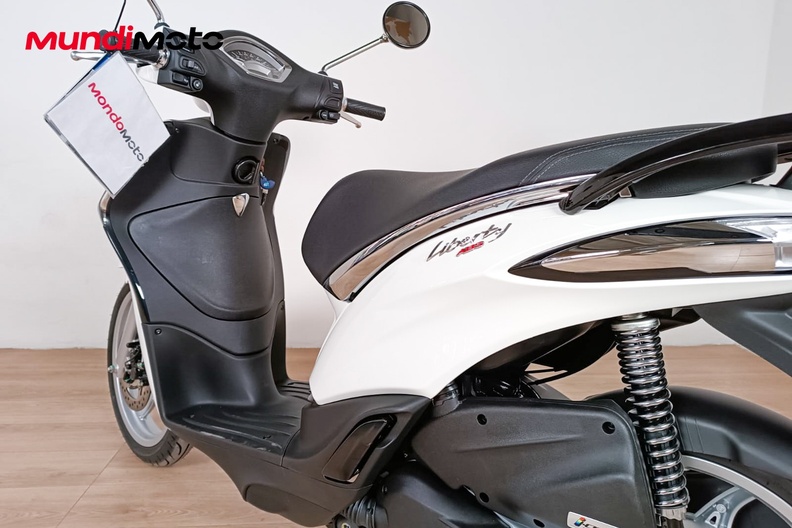 Motorbike image 8