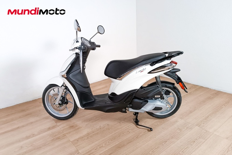 Motorbike image 5